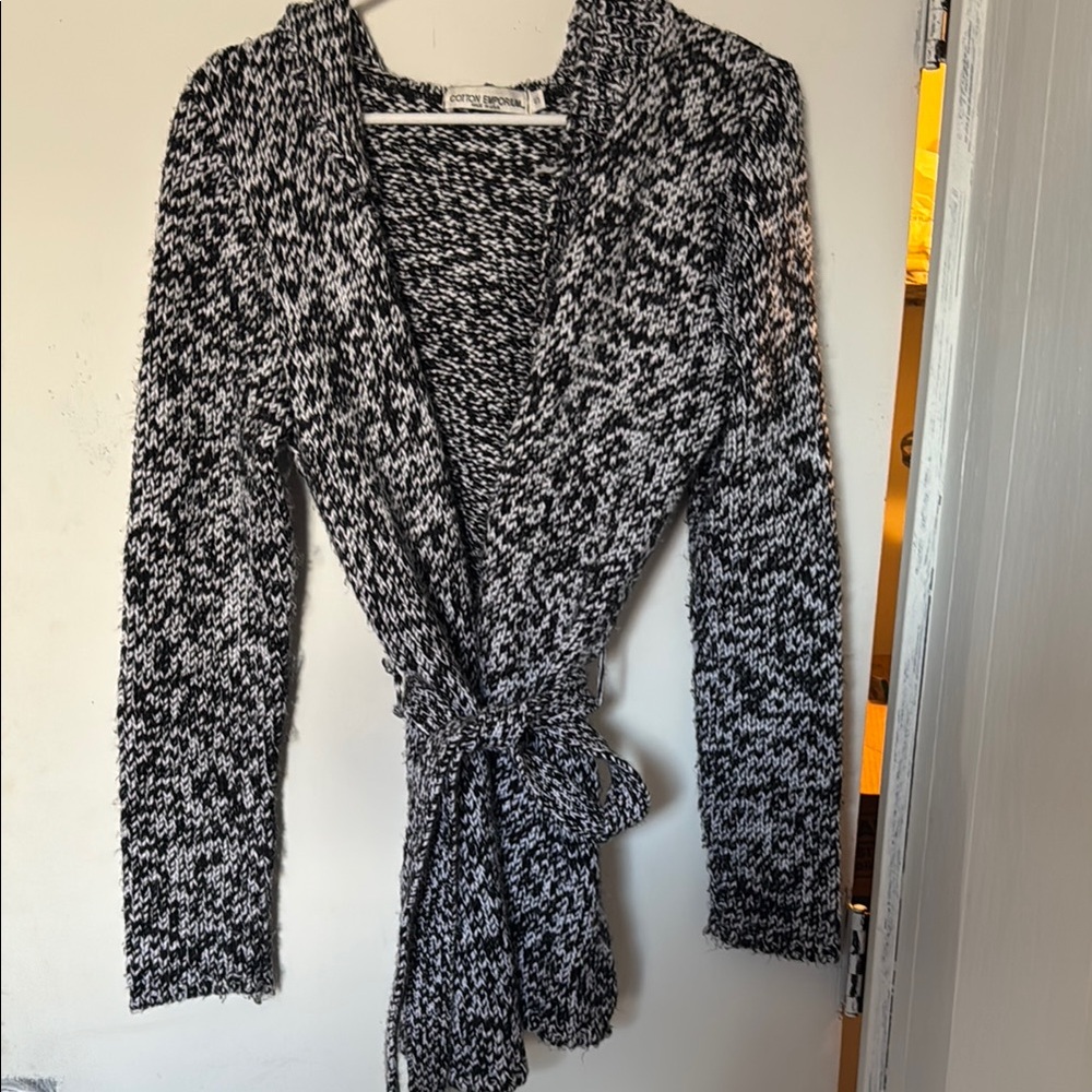 Black and White Knit Sweater with hood